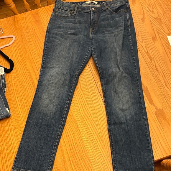 Levi's 525 Perfect Waist Straight Leg Jeans - Picture 5 of 14